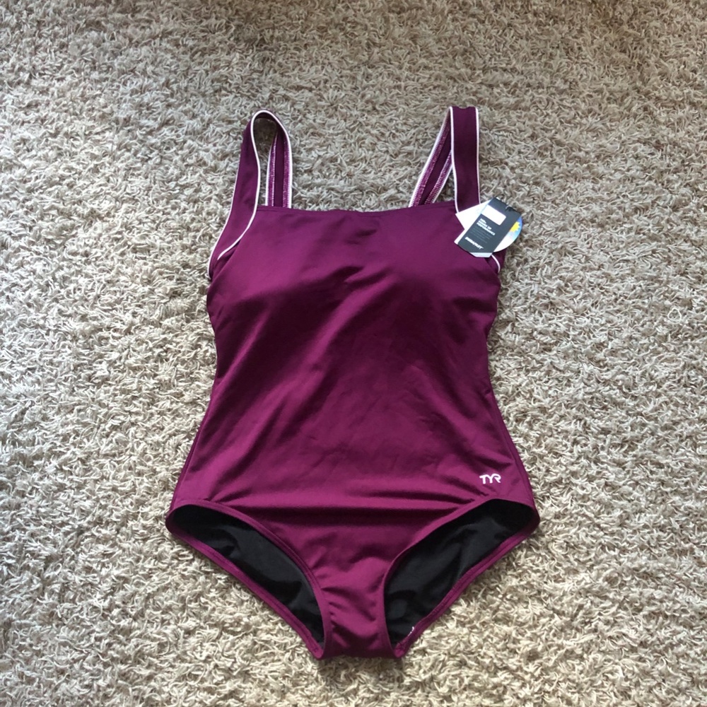 Women's One piece Swimsuit TYR NWT